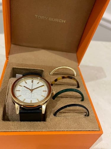 ساعة توري بورش باطارات عديدة