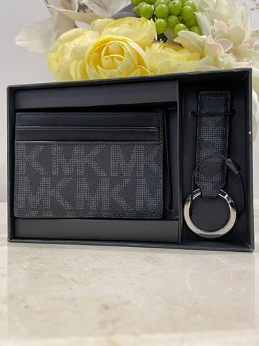 بوكس ميدالية وكاردهولدر مايكل كورس بدون كيس