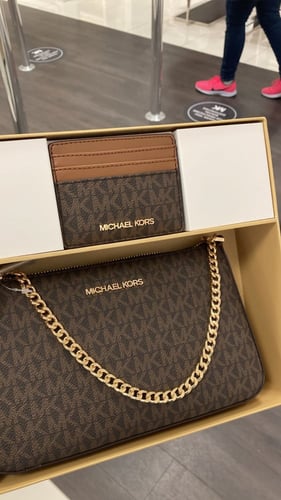 بوكس مايكل كورس بني