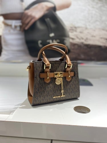 ميني مايكل كورس