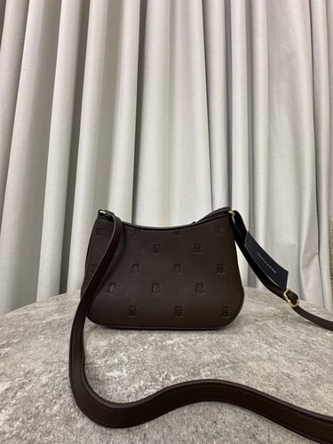 كروس بودي تومي هيلفقر