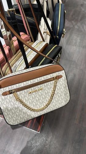 كروس بودي مايكل كورس