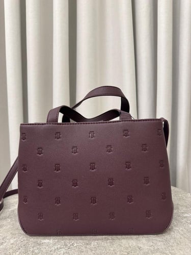 شنطة تومي عودي