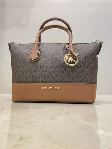 شنطة مايكل كورس