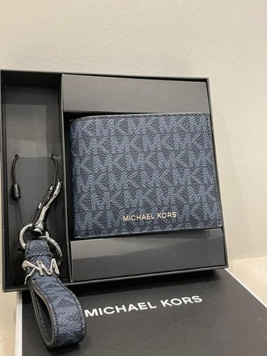 بوكس بوك وميداليه كحلي mk