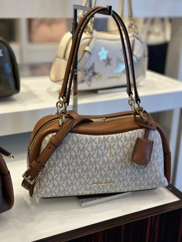 شنطة مايكل كورس بيج سمول