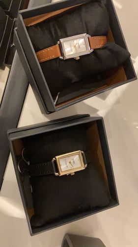 ساعة كوتش لون جملي مقاس 24mm