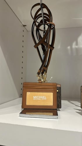 تعليقه اي دي مايكل كورس