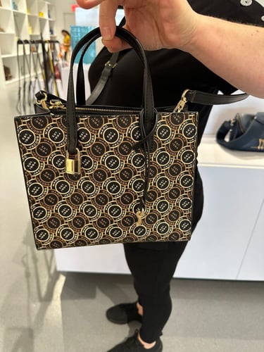 شنطة مارك جاكوبز