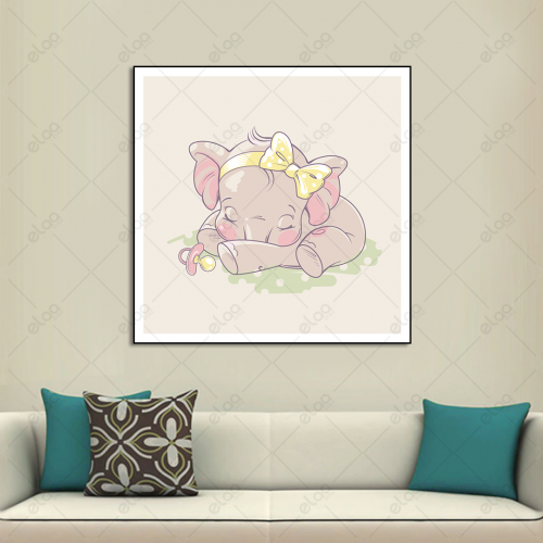 لوحة فنية لفيل حديث الولادة