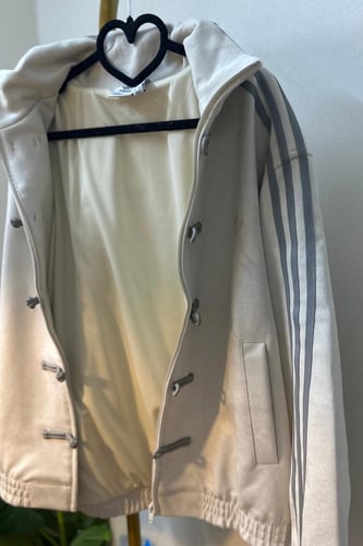 جاكيت اديداس نسخة السنه الصينيه