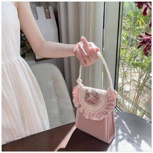 شنطة بتصميم فكتوري