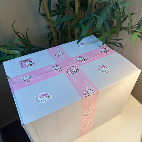 بوكس باقة مع كوب هيلوكيتي مع كرت اهداء