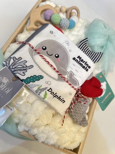 بوكس المواليد الفاخر ( ذكر / أنثى )