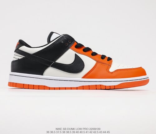 Nike Dunk Low Premium