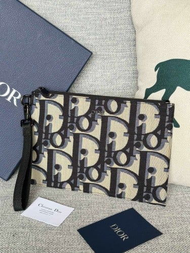 A5 Triangle Pouch Dior