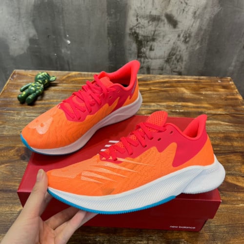 ‏New Balance FueCell prism