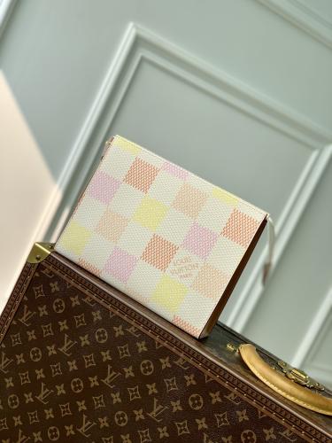 Pouch Louis Vuitton
