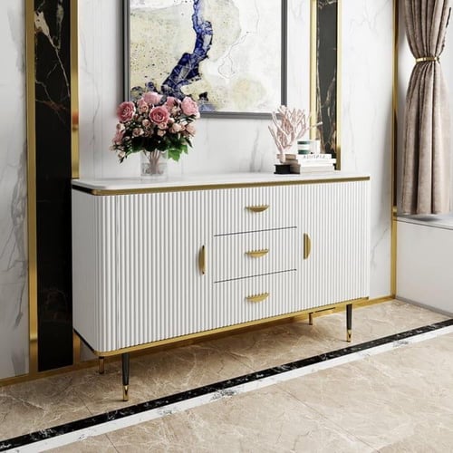 بوفيه استقبال أبيض بلمسات ذهبية