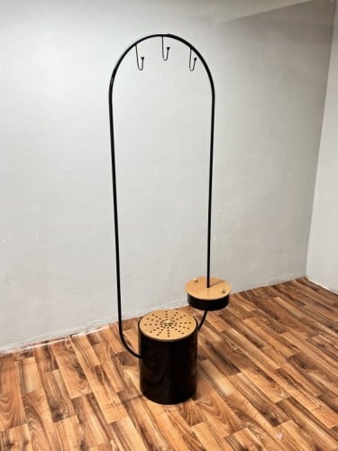 علاقة مع مبخرة