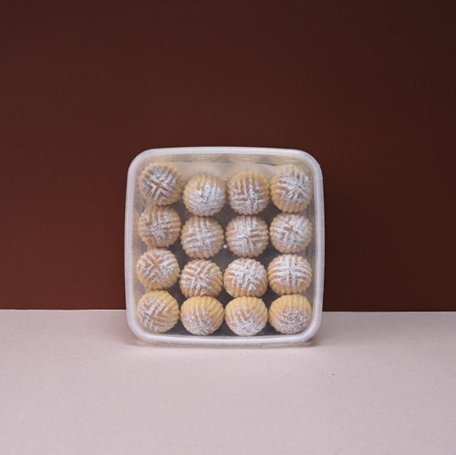 معمول بالقمح الأبيض ( مع رشة سكر )