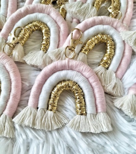 ميدالية الوان الطيف - وردي