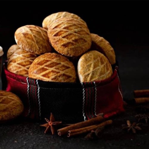 كليجا تقليدية صنع منزلي بدبس التمر