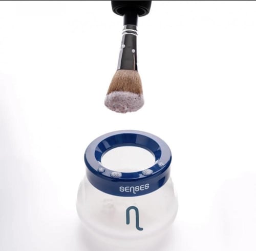 جهاز تنظيف فرش المكياج