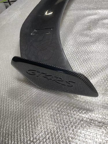 جناح خلفى من الكاربون فايبر لبورش كايمان (يتوفر با...