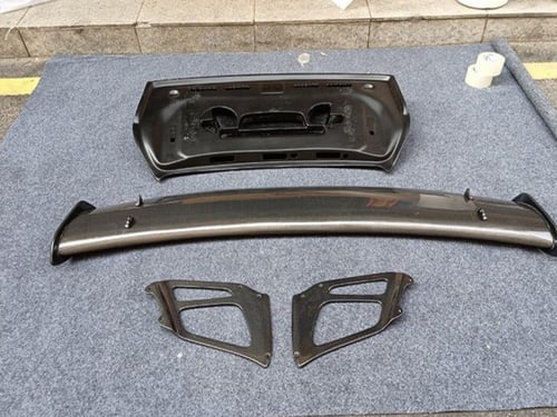 جناح خلفى من الكاربون فايبر لبورش (يتوفر بالطلب)