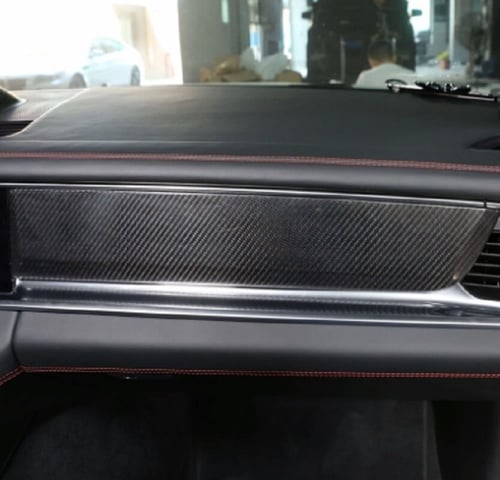 شريط لاصق للطابلوه الامامى من الكاربون فايبر لبورش...