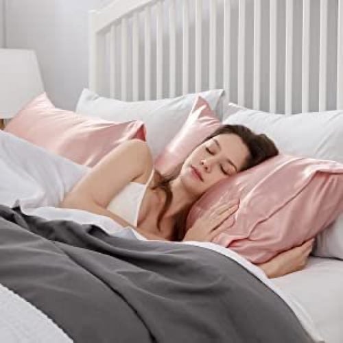 غطاء مخده مصنوع من الساتان الناعم (القطعه)