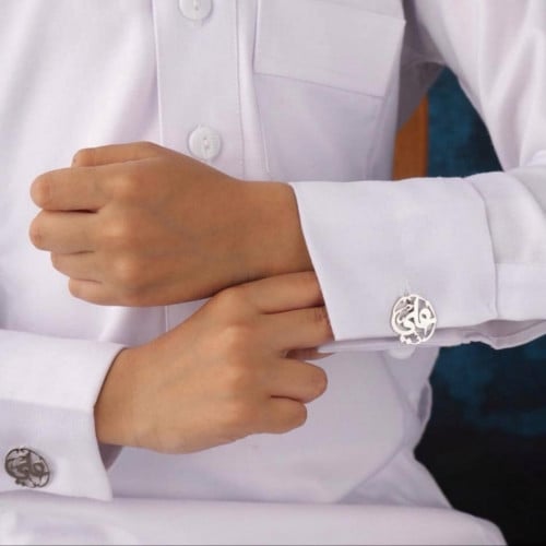 كبك رجالي بالاسم بشكل دائري أنيق