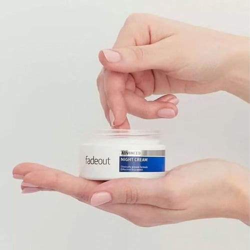 فيد اوت كريم التفتيح الليلي المتطور مع النياسينامي...