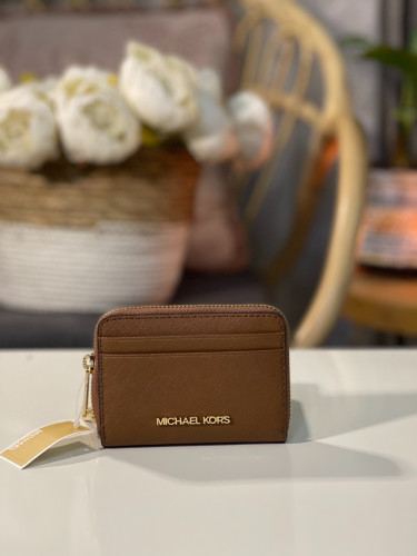 محفظة مايكل كورس