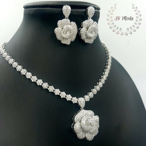 طقم زركون فضي مناسبات فاخر