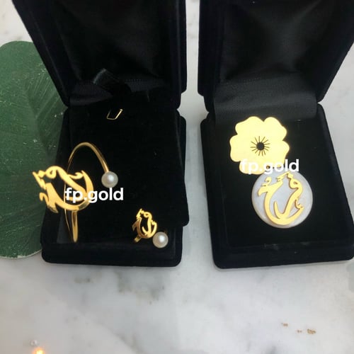 طقم قلاده وبروش الورده و اسواره وخاتم مطلي ذهب بال...