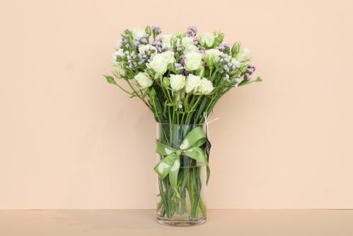 فازه بيبي روز ابيض بتنسيق الاستاتيس