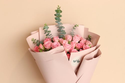 بوكيه ورد بيبي روز باللون الوردي