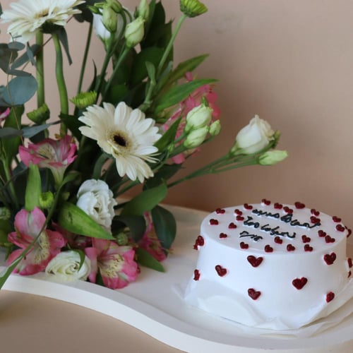 ستاند الكيك الخشبي