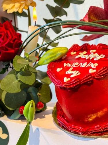 ستاند الكيك الخشبي