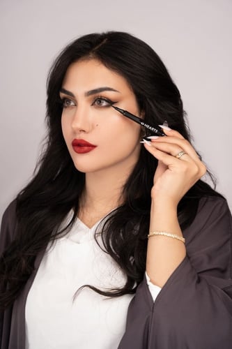 هارتس قلم محدد العين السائل اسود 01