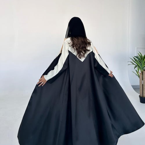 عبايه قصه دبل كلوش