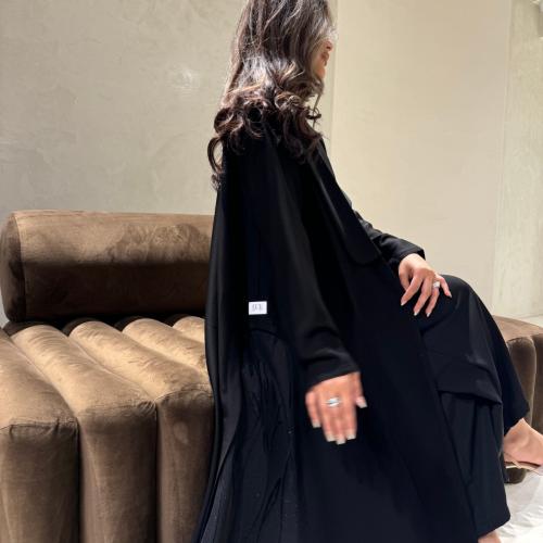 عبايه قصه دبل كلوش