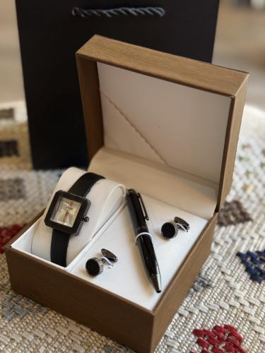 طقم ساعه مع كبك و قلم ولادي