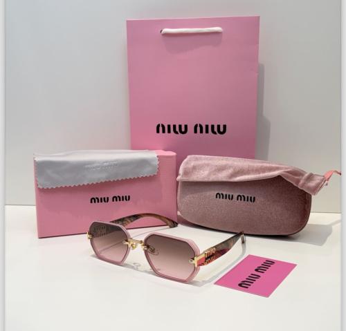 نظاره Miu Miu نسائي وردي اطراف بني فيرميكا