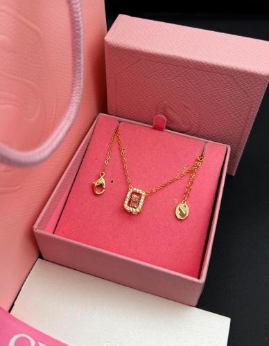 سلسال Swarovski ذهبي مع وردي