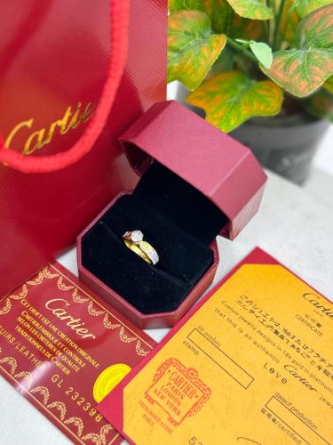 خاتم Cartier ذهبي بفصوص
