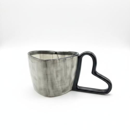 كوب الحب كوب على شكل قلب من السيراميك بشكل ابداعي...