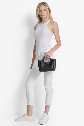 حقيبة DKNY تسليم فوري ٢-٥ أيام عمل